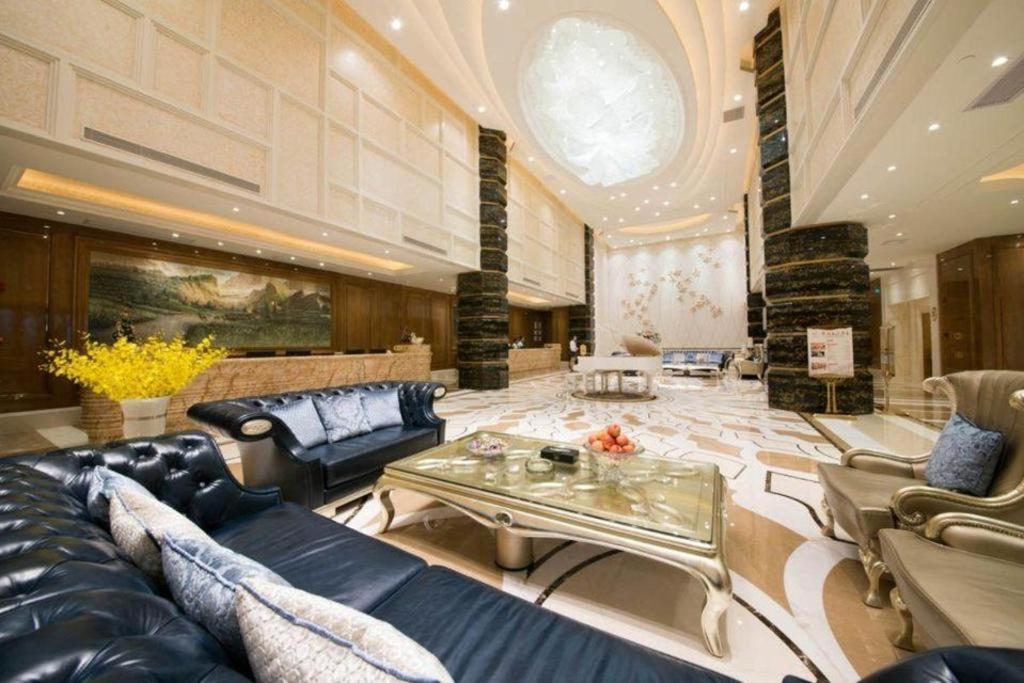 Lake Piedmont International Hotel Guangzhou Exteriör bild