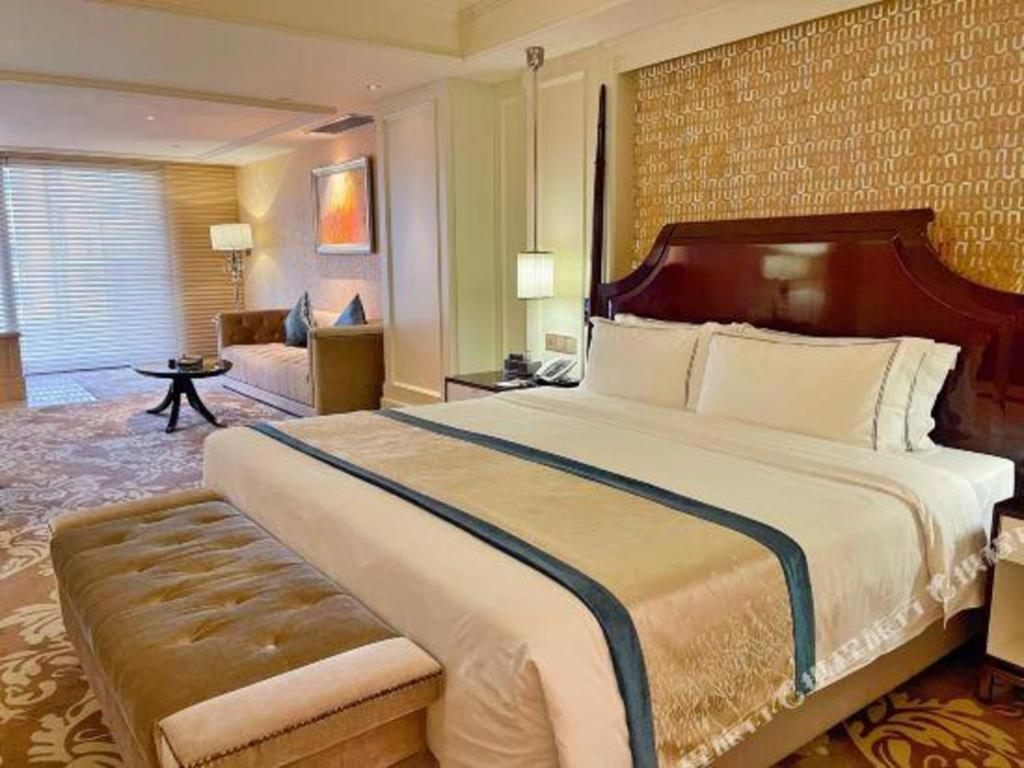 Lake Piedmont International Hotel Guangzhou Exteriör bild