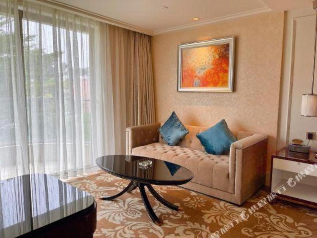Lake Piedmont International Hotel Guangzhou Exteriör bild